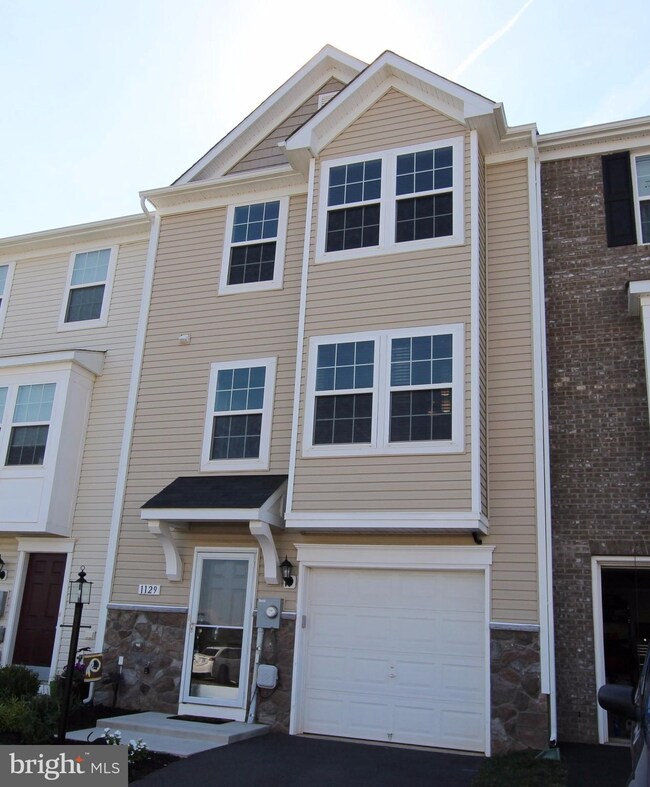 1129 Stallion St, Ranson, WV 25438 - photo 2