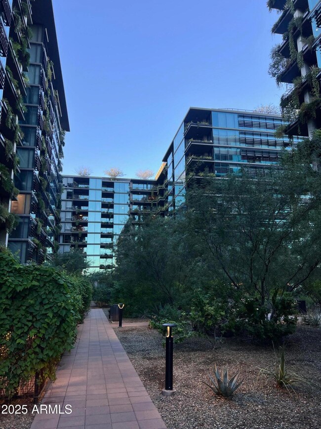 Optima Kierland Condominiums unit 1006, Scottsdale, AZ 85254 - photo 2