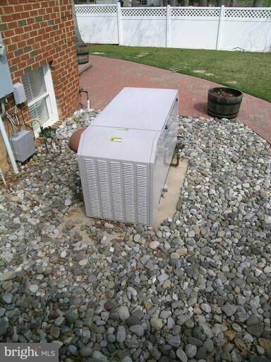 1912 Prices Ln, Alexandria, VA 22308 - photo 3