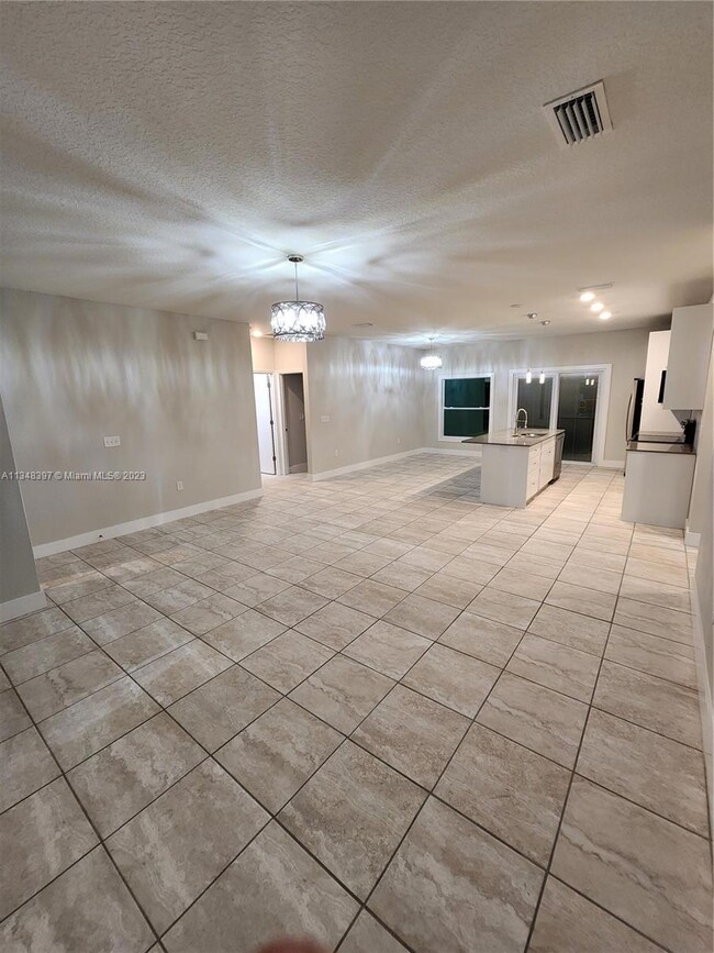 2391 Pecos Ln, Poinciana, FL 34759 - photo 3