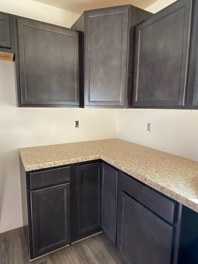 HM Kitchen Cabinets