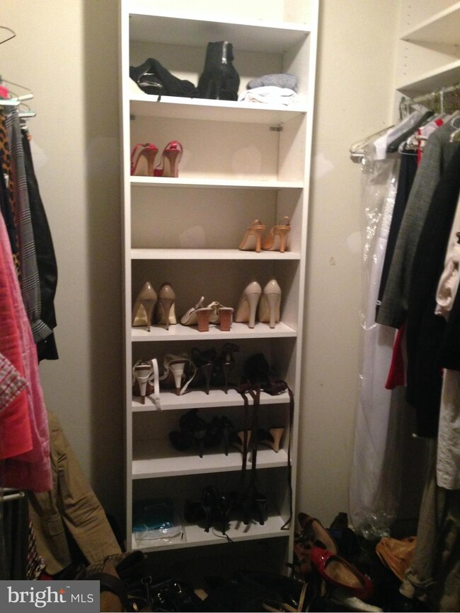 5712 Silk Tree Dr, Riverdale, MD 20737 - photo 4