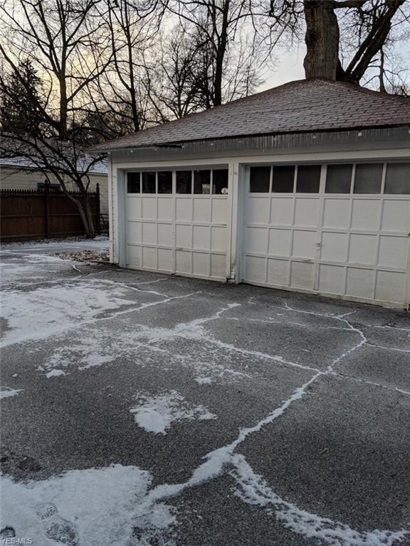 2 Car Detached Garage
