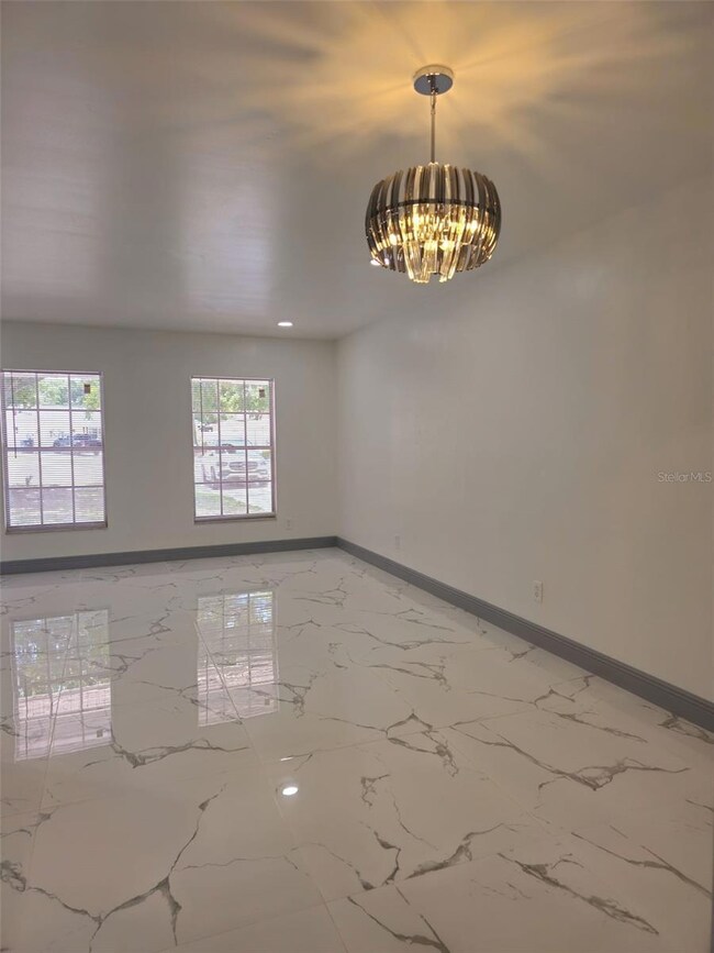 6808 Cresthill Ct, Tampa, FL 33615 - photo 7