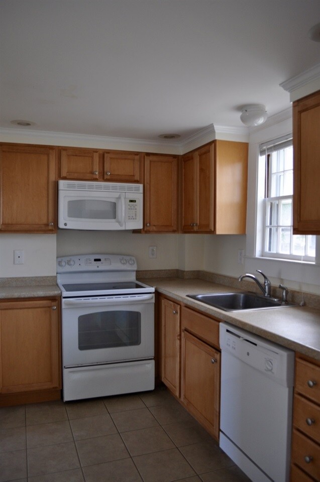 19 Lincoln St, Dover, NH 03820 - photo 3