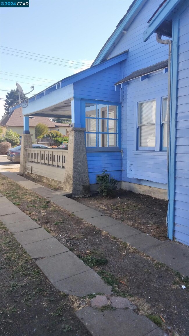 1450 Curtis St, Berkeley, CA 94702 - photo 4