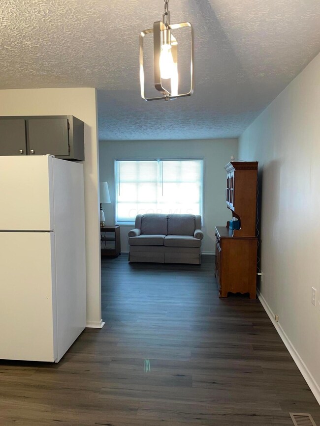 2743 Dolby Dr, Columbus, OH 43207 - photo 6