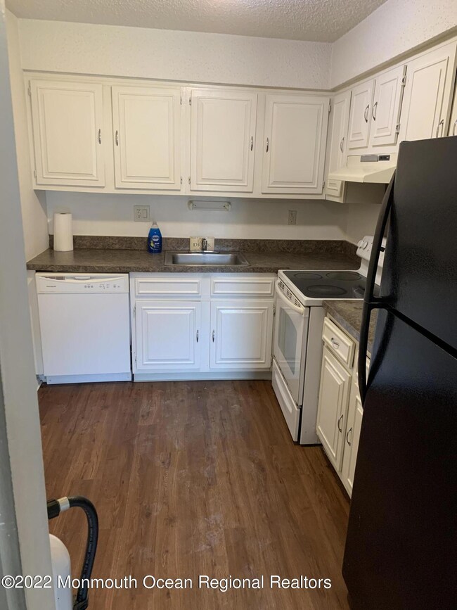 16 Newport Ct unit 225, Brick, NJ 08724 - photo 7