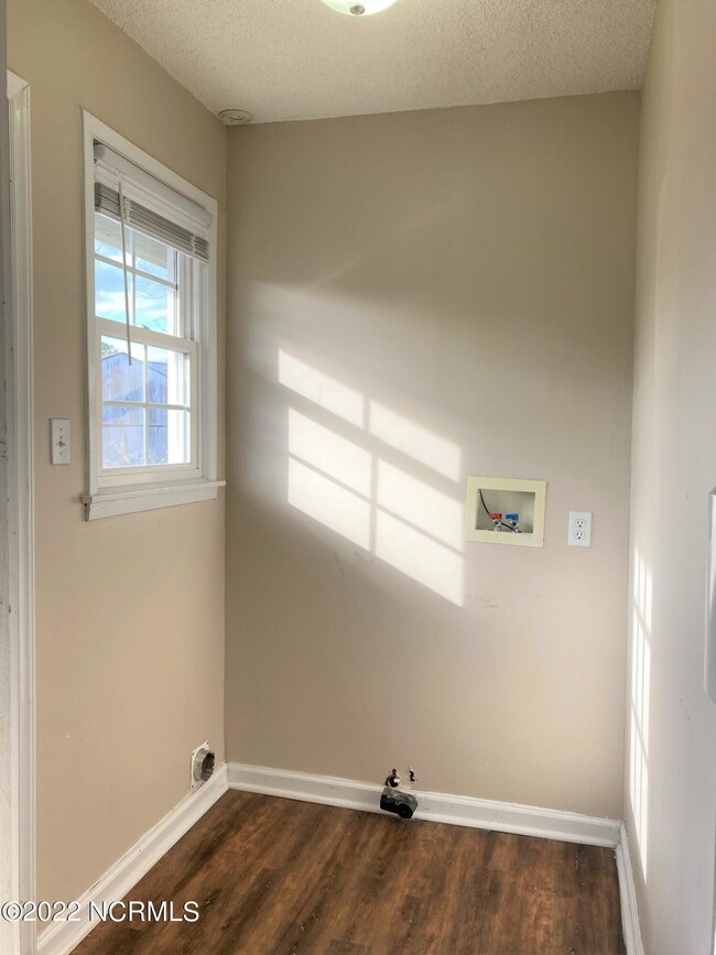 805 School St, Jacksonville, NC 28540 - photo 6