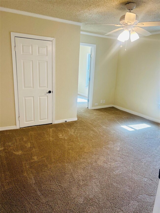 427 W Monterey St, Denison, TX 75020 - photo 4