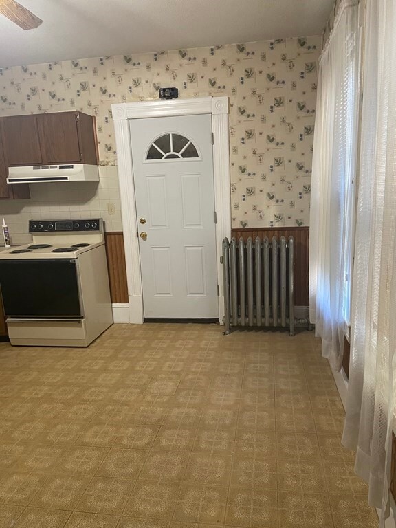 39 Hanover St unit 39, West Springfield, MA 01089 - photo 3