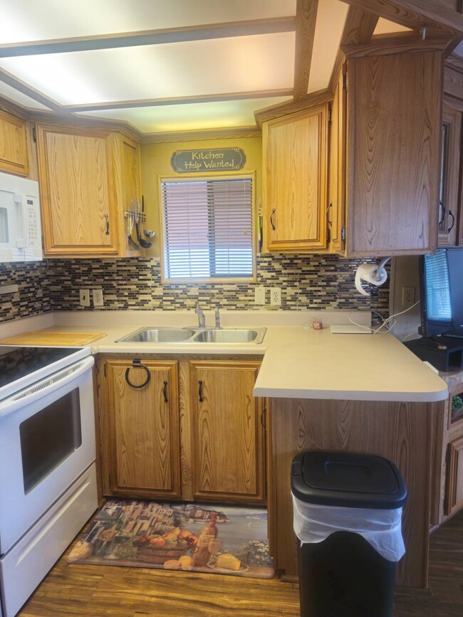 5055 E University Dr unit J8, Mesa, AZ 85205 - photo 4