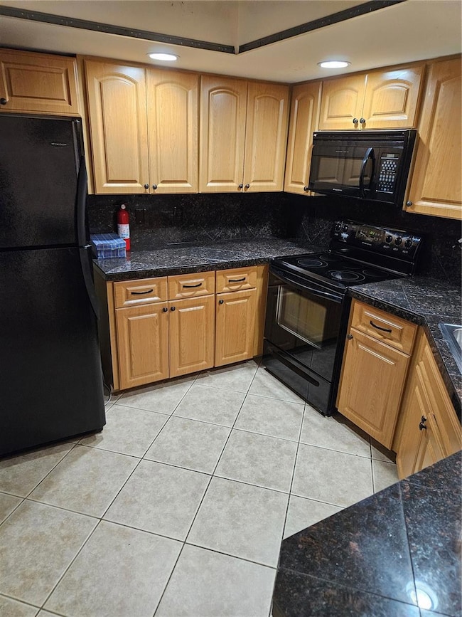 4073 Center Pointe Place, Sarasota, FL 34233 - photo 7