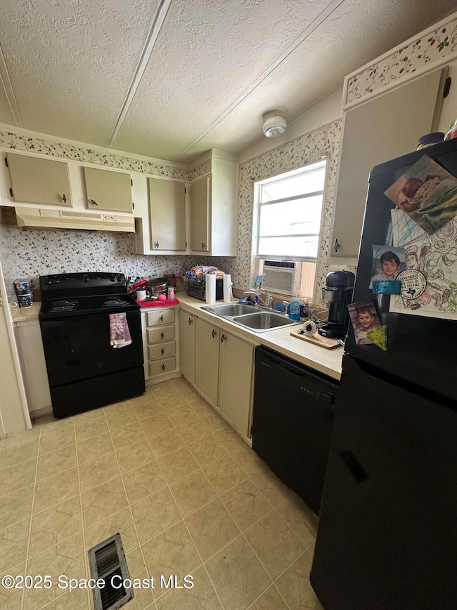 1919 Live Oak St NE, Palm Bay, FL 32905 - photo 3