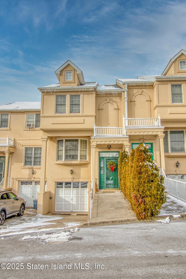 72 Garretson Ln, Staten Island, NY 10304 - photo 3