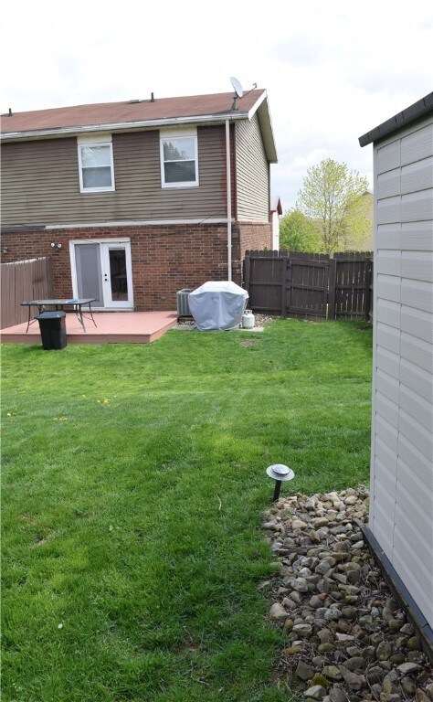 Great backyard all your own. No maintenance fees m