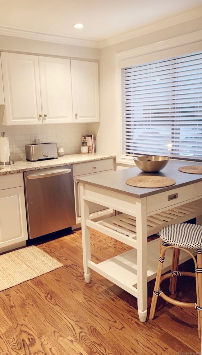 10 Mead St unit 6, Stamford, CT 06907 - photo 7