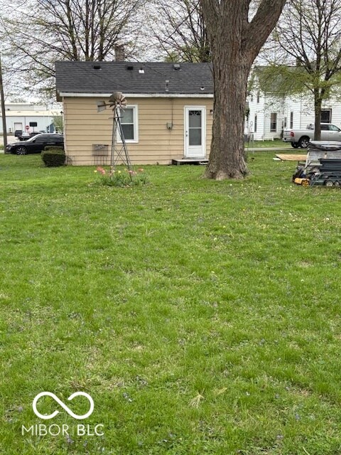 598 Young St, Franklin, IN 46131 - photo 3