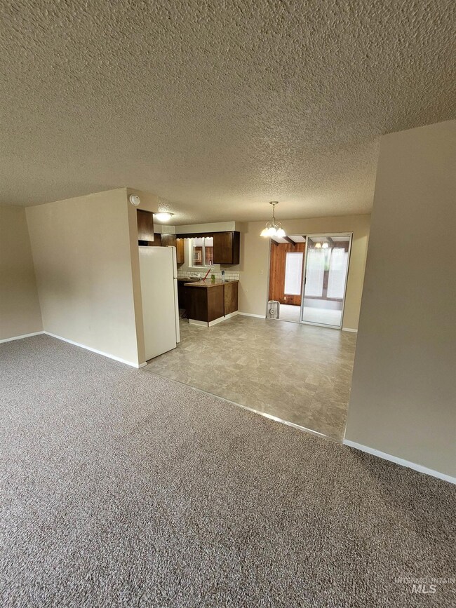 824 E Georgia Ave, Nampa, ID 83686 - photo 4