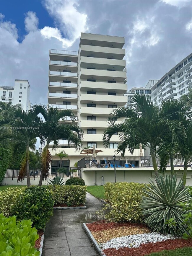 The Georgian Condominium unit 701, Miami Beach, FL 33139 - photo 2