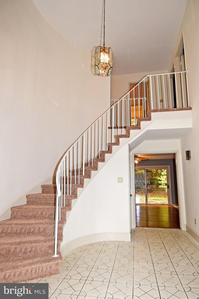 18514 Cabin Rd, Triangle, VA 22172 - photo 4