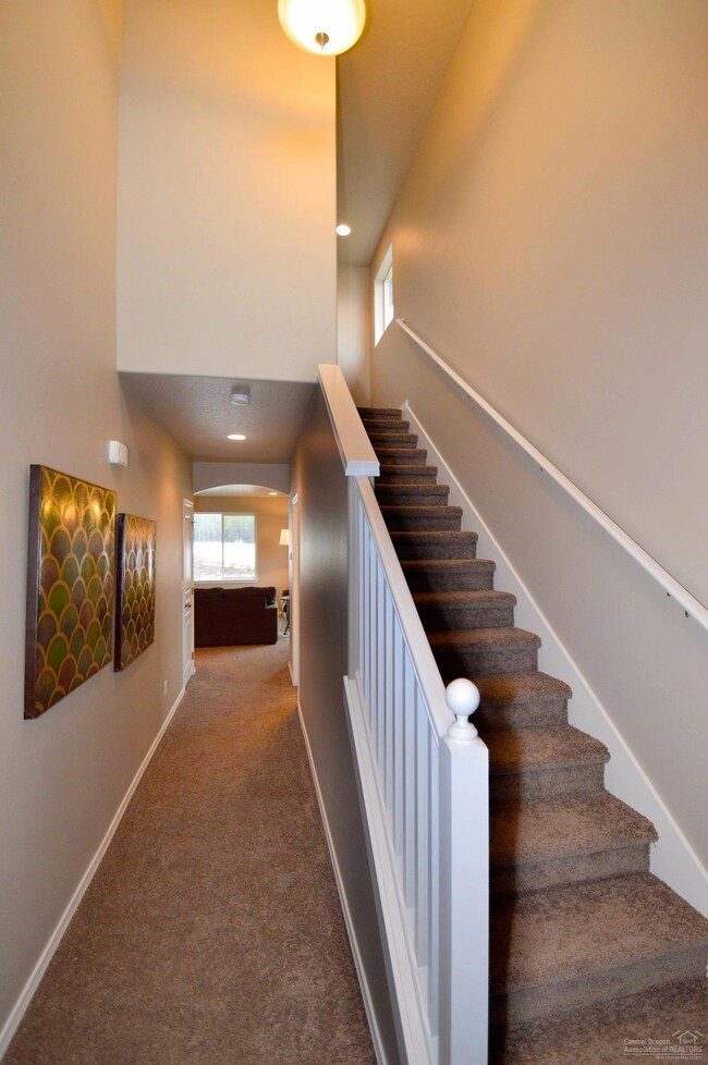 3592 SW Pumice Stone Ave, Redmond, OR 97756 - photo 2