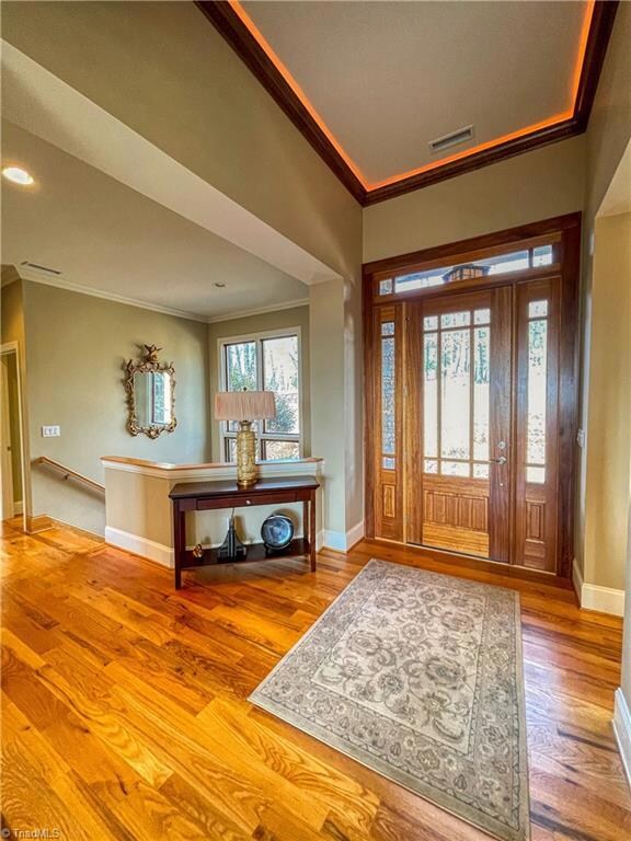 Welcome to 1710 Sierra Trace. Upon entering you will be greeted with 14' ceilings and accent lighting.
