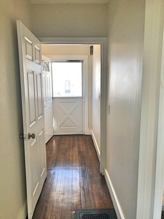 182 Lebanon St, Springfield, MA 01109 - photo 7