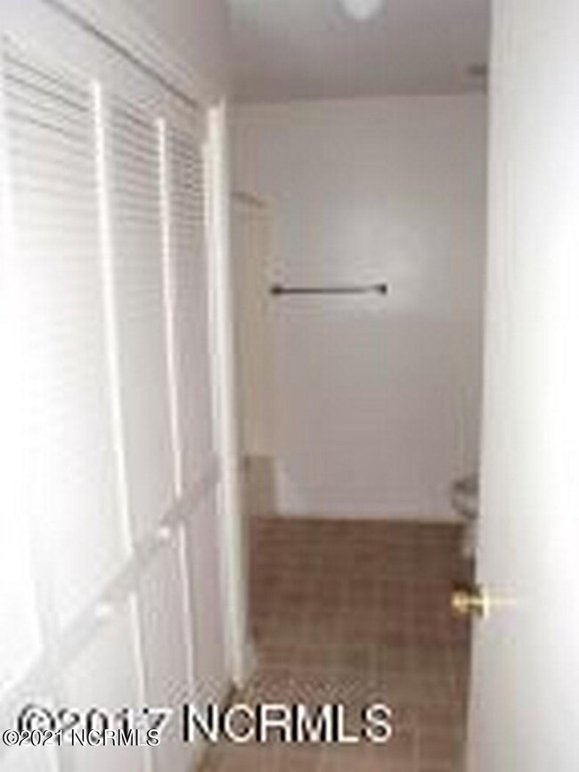 1820 Countrywood Blvd, Jacksonville, NC 28540 - photo 4