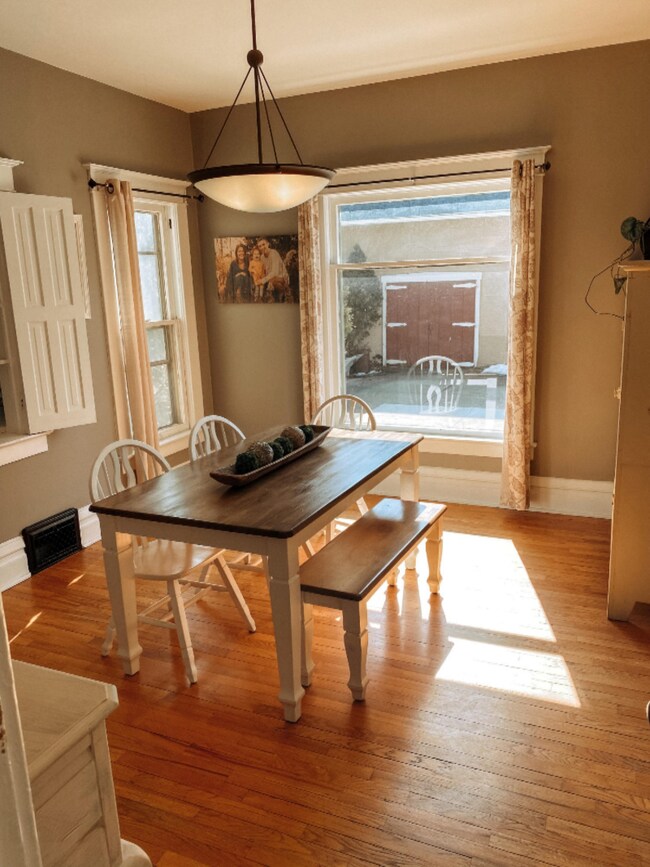 210 N Kalamazoo Ave, Marshall, MI 49068 - photo 3