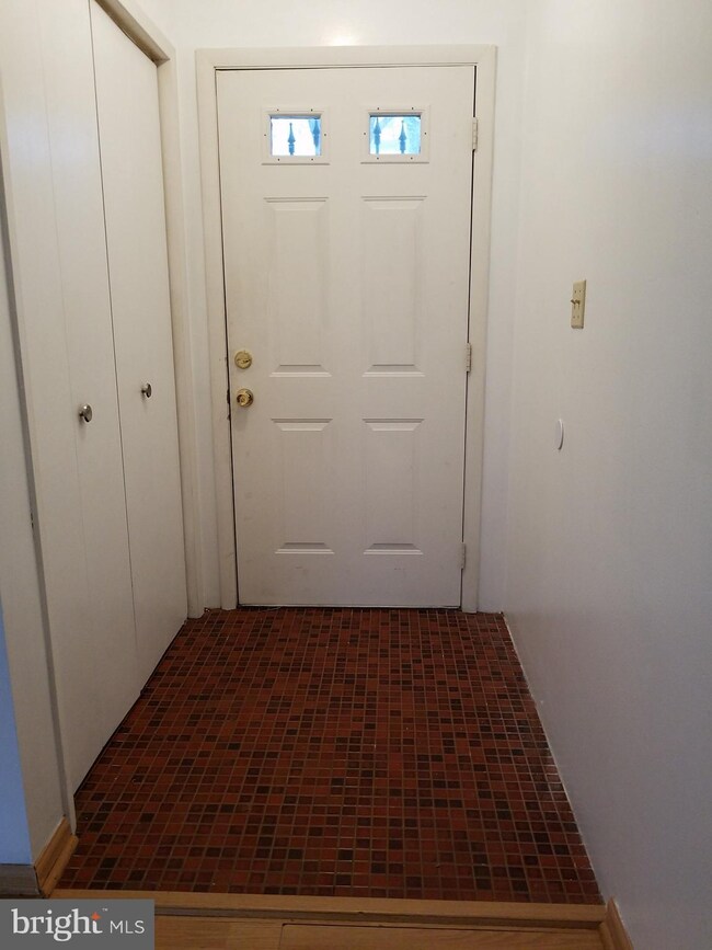 139 Rockwell St unit A, Berkeley Springs, WV 25411 - photo 2