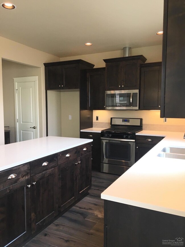 63161 NE Hadley Place, Bend, OR 97701 - photo 6