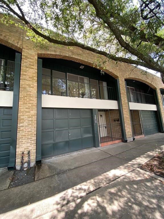 3914 Mandell St, Houston, TX 77006 - photo 2