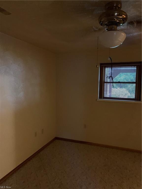 16127 Rankin St, East Liverpool, OH 43920 - photo 5