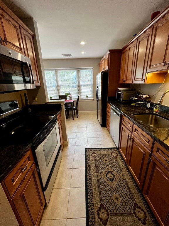 202 Brookside Dr, Andover, MA 01810 - photo 2