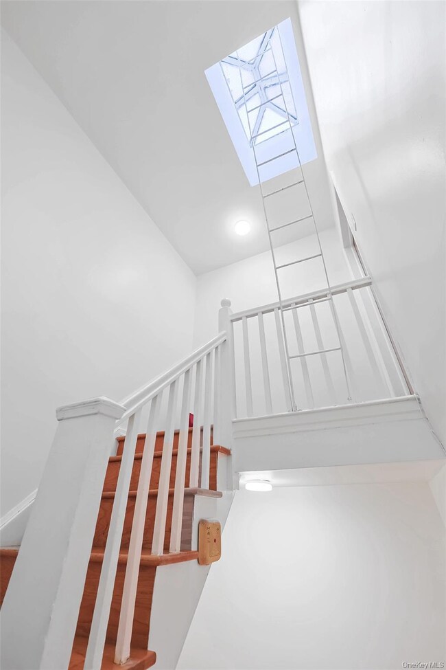 8010 165th St, Jamaica, NY 11432 - photo 7