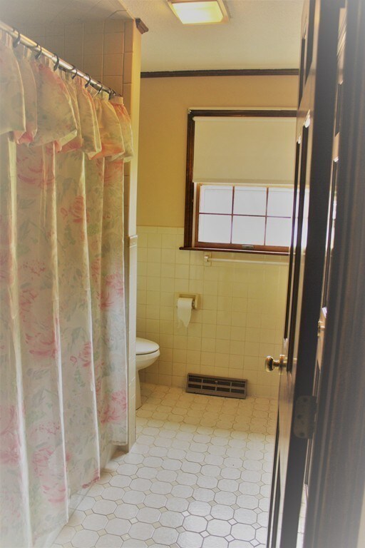 579  - 581 Fuller, Ludlow, MA 01056 - photo 5