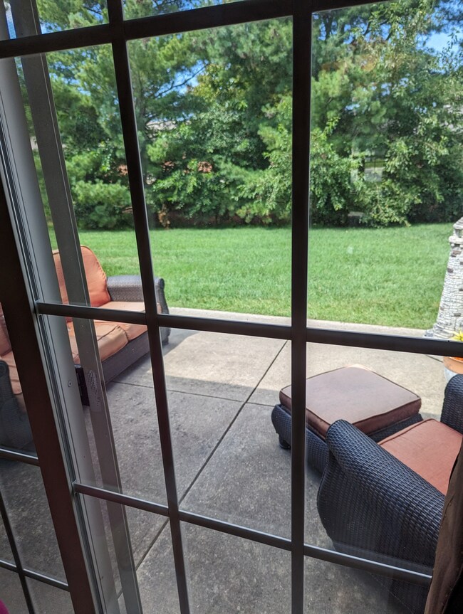 5120 Memphis Ct, Columbus, IN 47203 - photo 5