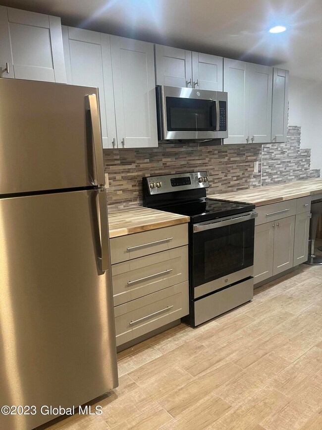 167 Lancaster St, Albany, NY 12210 - photo 6