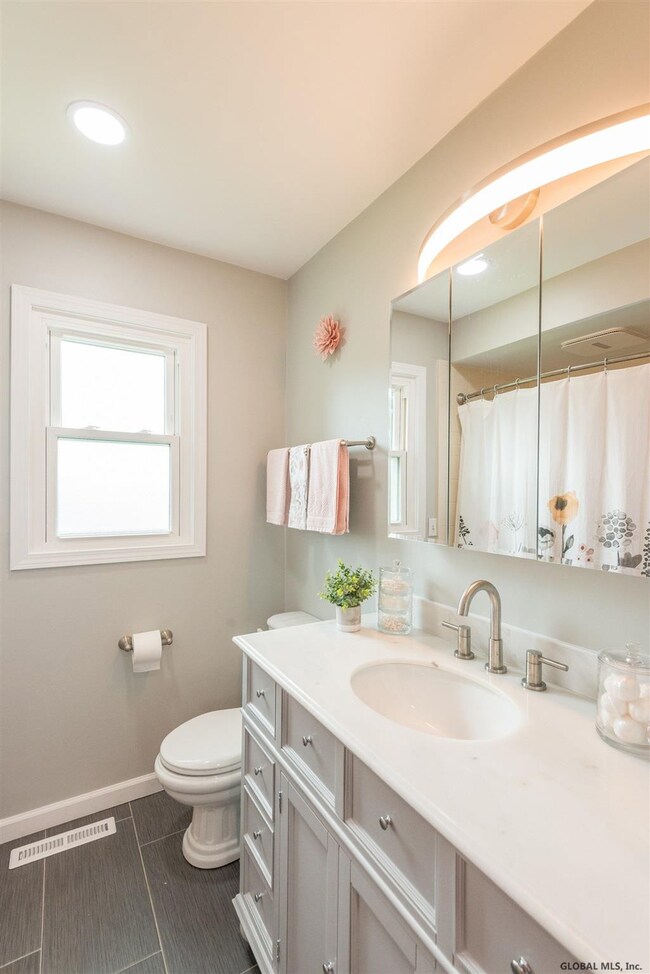 31 Michigan Ave, Rensselaer, NY 12144 - photo 7