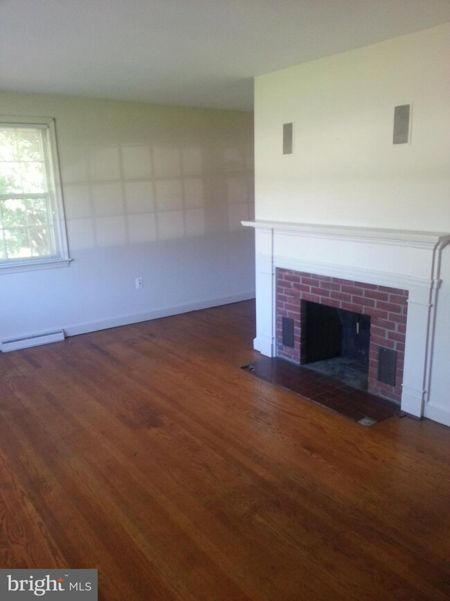 310 W Main St, Purcellville, VA 20132 - photo 4