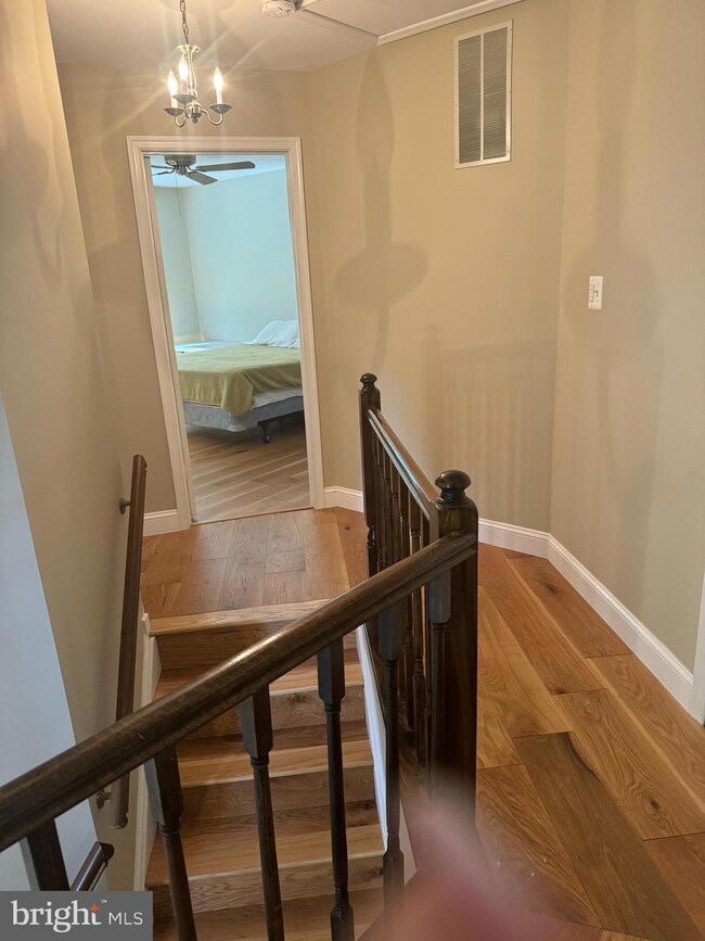 10213 Faire Commons Ct, Burke, VA 22015 - photo 5