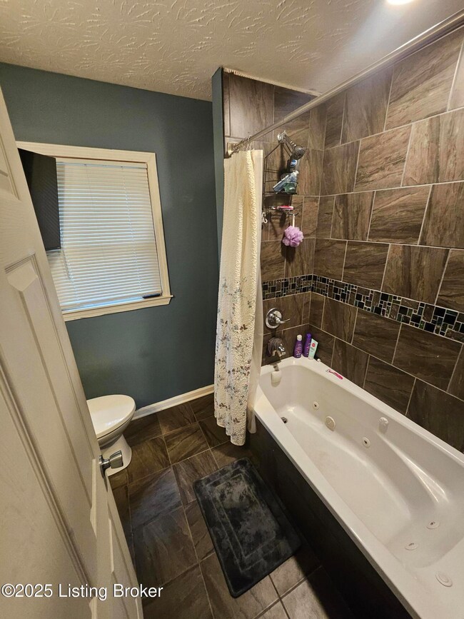 3005 Blevins Gap Rd, Louisville, KY 40272 - photo 7