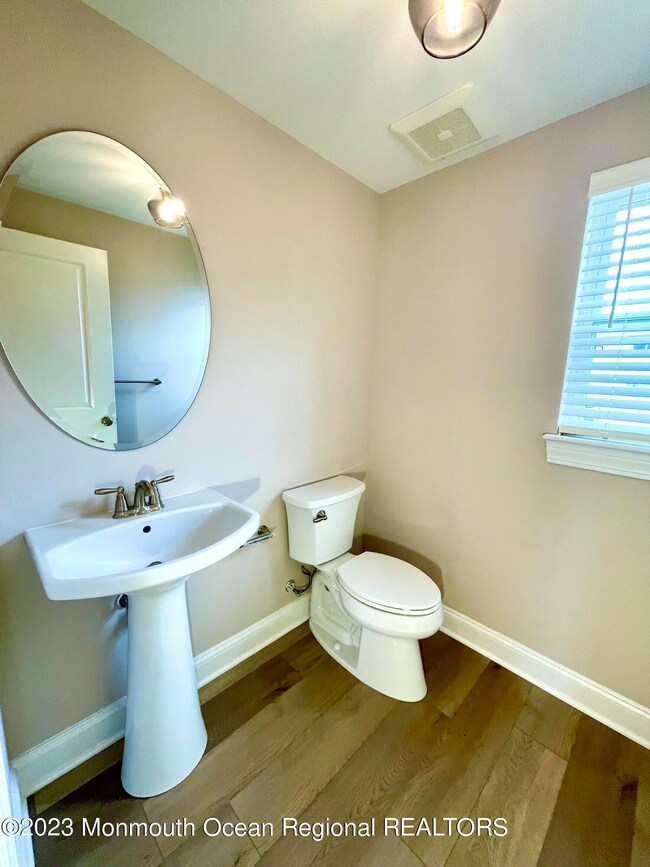 1st Floor Bathroom