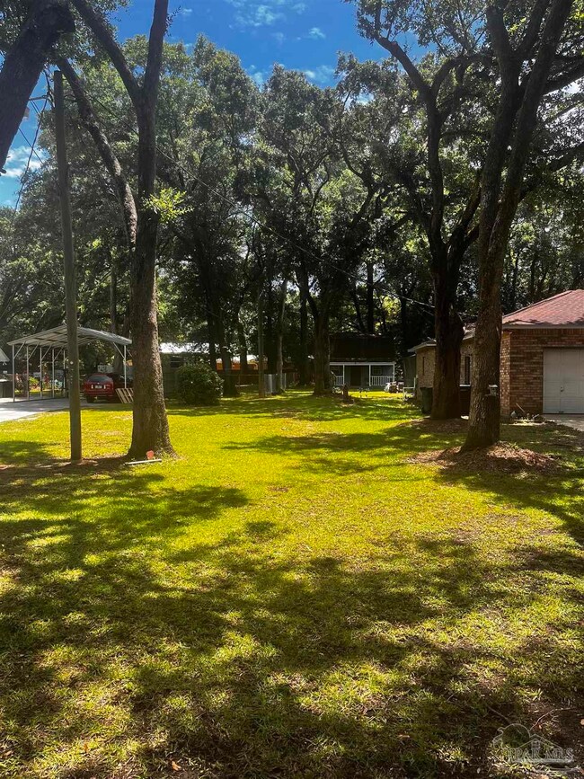 2837 Mandeville Ln, Pensacola, FL 32526 - photo 5