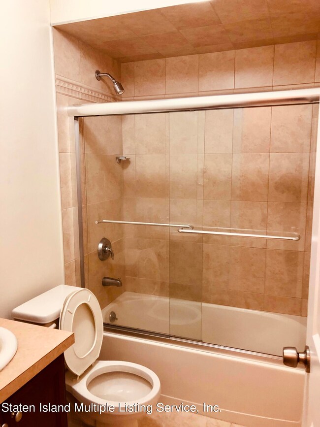 17 Malibu Ct unit Bsmt, Staten Island, NY 10309 - photo 6