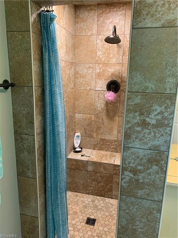 330 Falcon Hills Dr, Asheboro, NC 27205 - photo 2