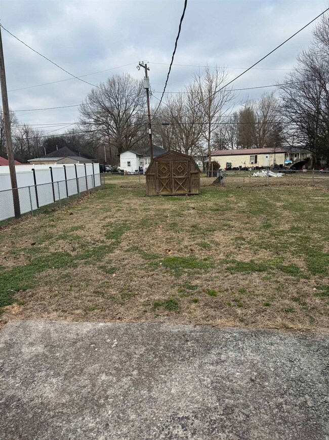 815 N Grant St, Sturgis, KY 42459 - photo 6