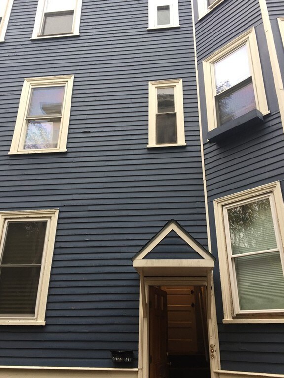 16 1/2 Magnolia Ave unit 3, Cambridge, MA 02138 - photo 3