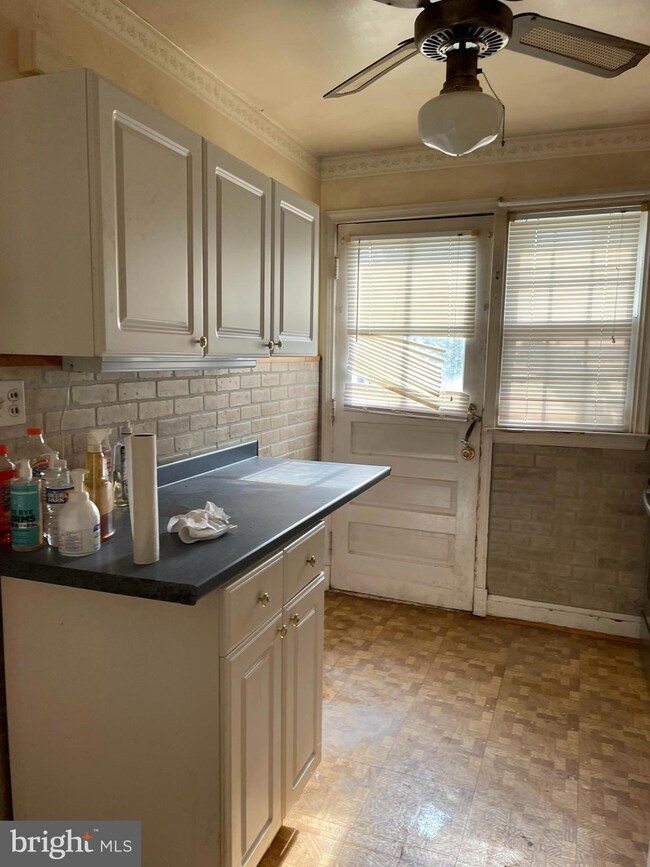 5520 Woodmont Ave, Baltimore, MD 21239 - photo 3